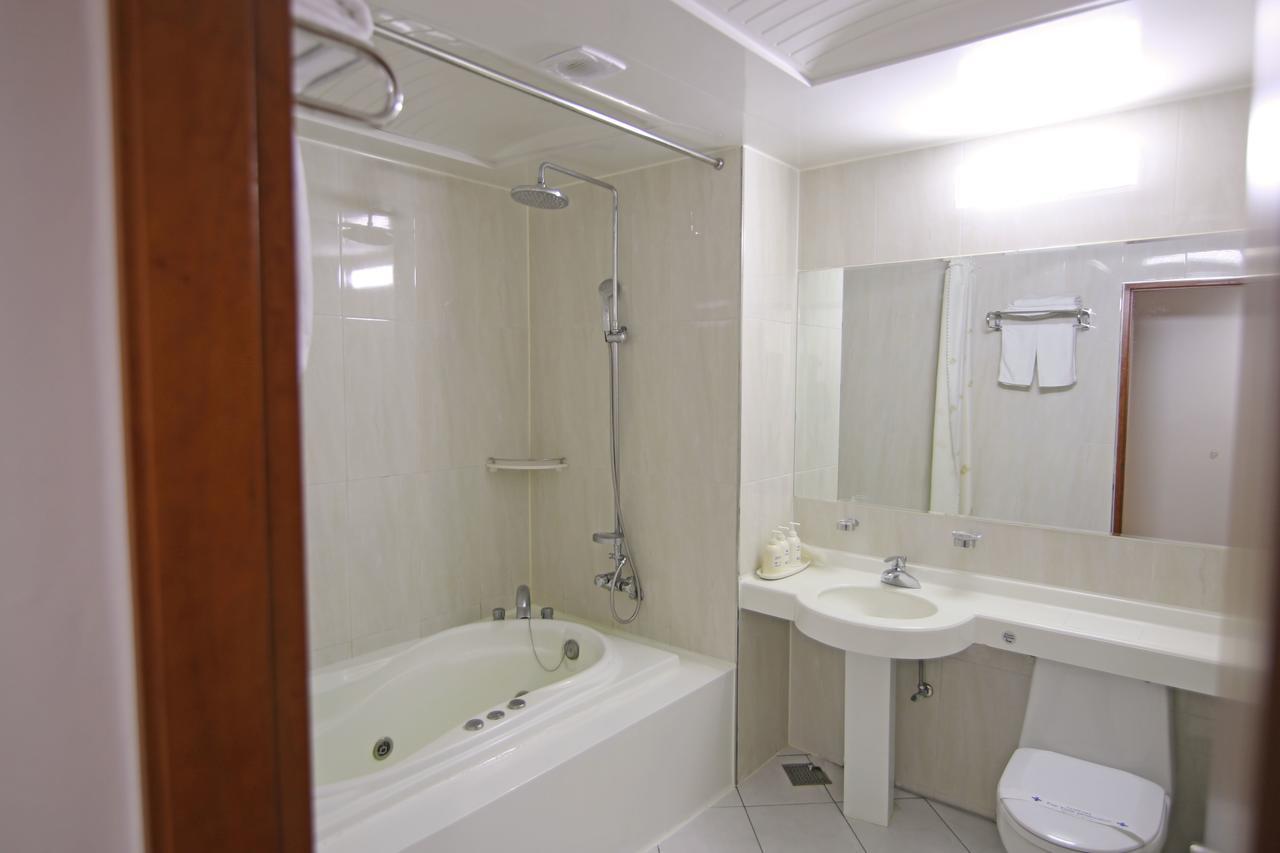 Geoje Island Hotel Bagian luar foto